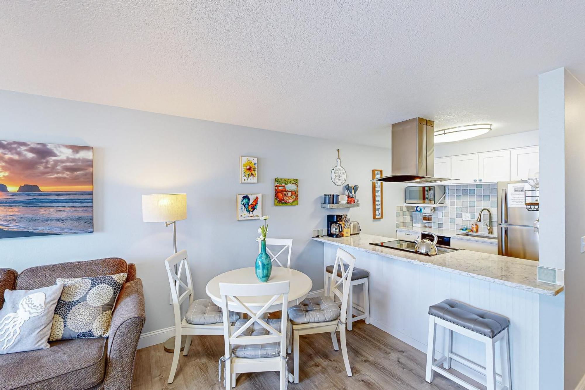 ​Rock Creek Inn Vacation Condos Rockaway Beach Room photo